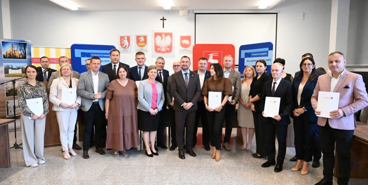 Podpisanie w Radzyniu umowy w/s azbestu