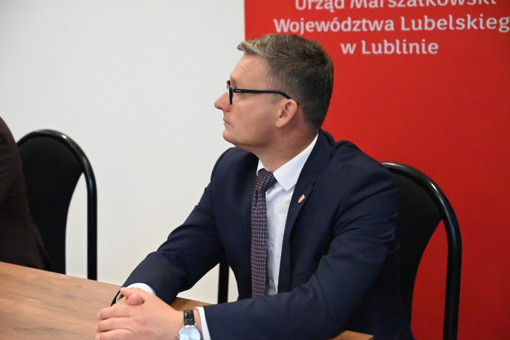Podpisanie w Radzyniu umowy w/s azbestu