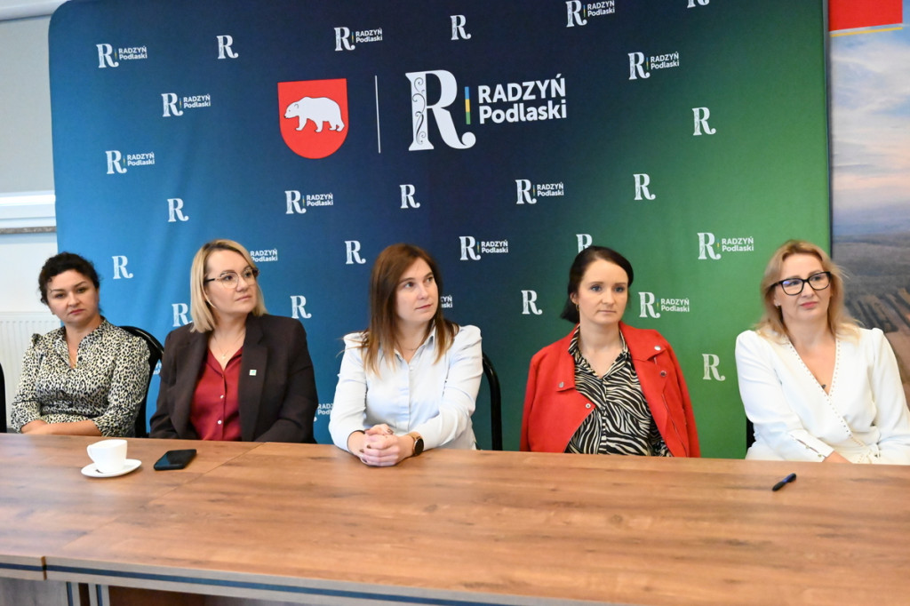 Podpisanie w Radzyniu umowy w/s azbestu