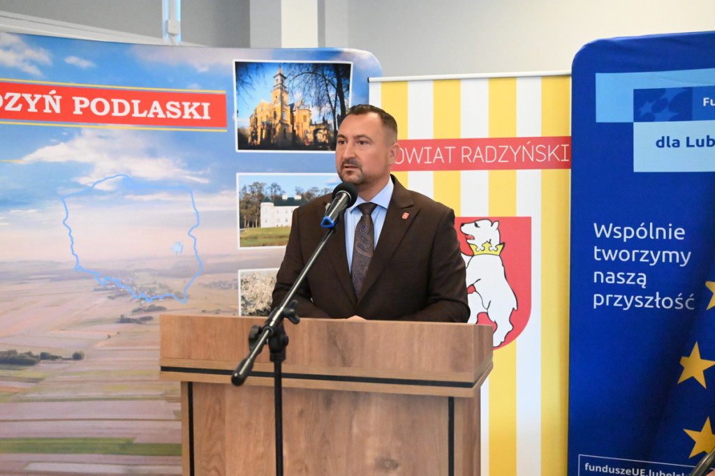 Podpisanie w Radzyniu umowy w/s azbestu