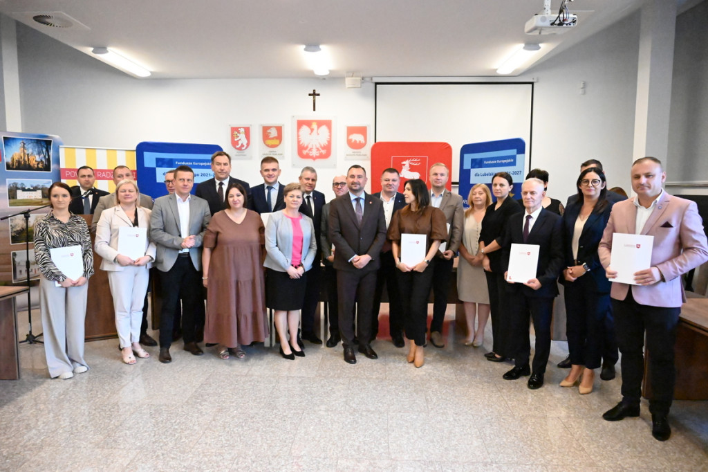 Podpisanie w Radzyniu umowy w/s azbestu