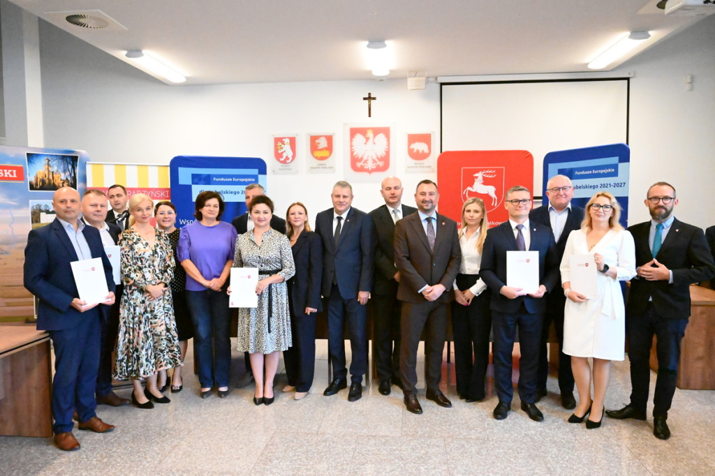 Podpisanie w Radzyniu umowy w/s azbestu