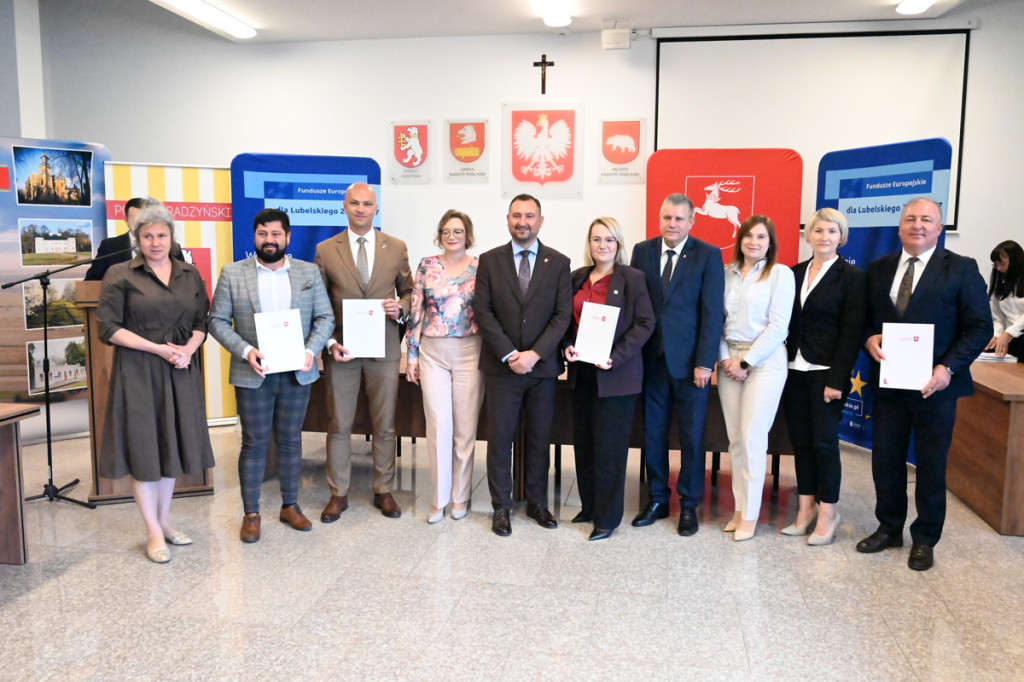 Podpisanie w Radzyniu umowy w/s azbestu