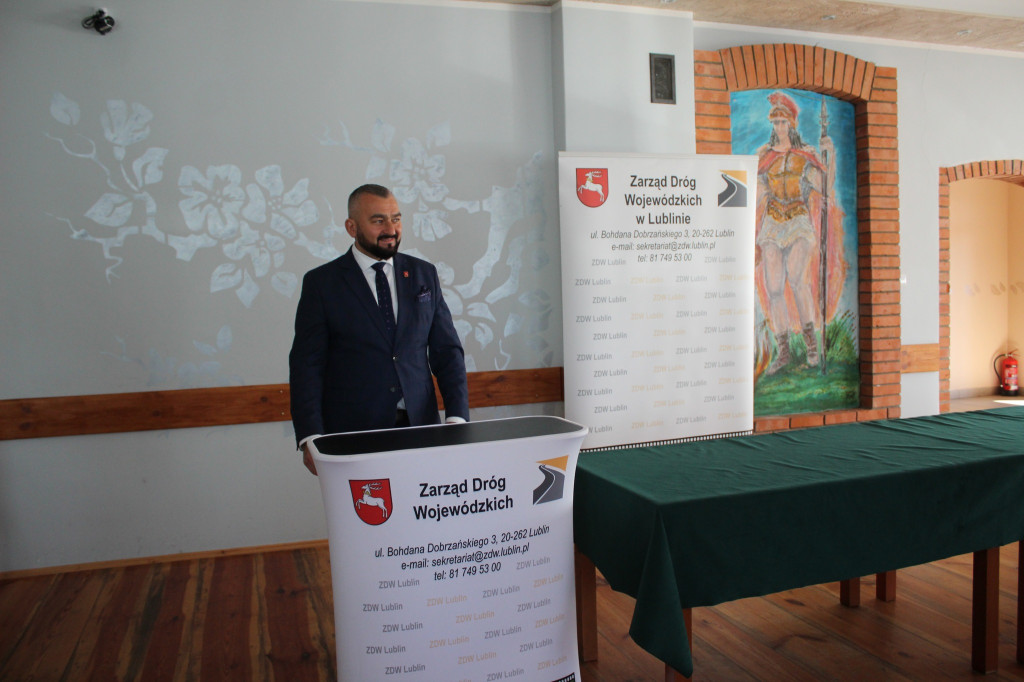 Podpisanie umowy w/s remontu drogi w Żeliźnie