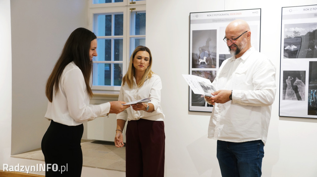 Wystawa zdjęć >>ROK z fotografią<<