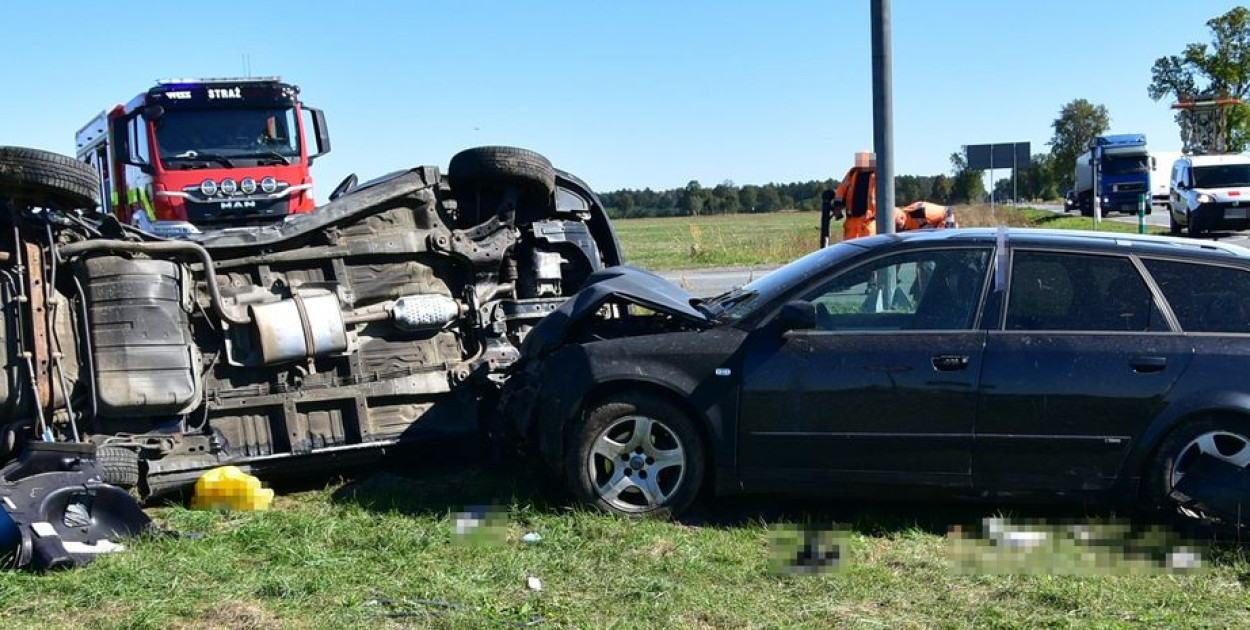 Wypadek na drodze krajowej w Bezwoli