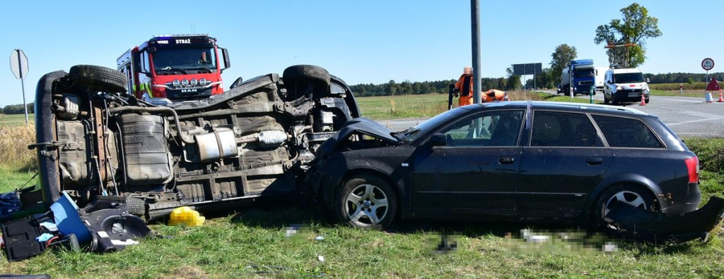 Wypadek na drodze krajowej w Bezwoli