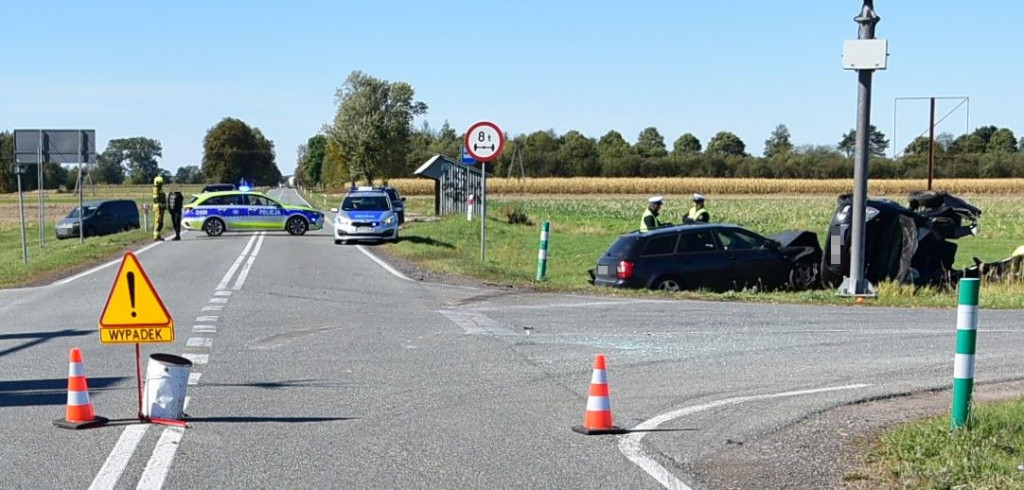 Wypadek na drodze krajowej w Bezwoli