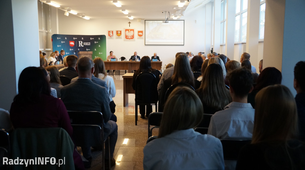 Wyróżnienia dla uczniów na sesji Rady Miasta