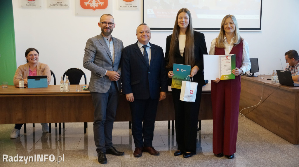 Wyróżnienia dla uczniów na sesji Rady Miasta