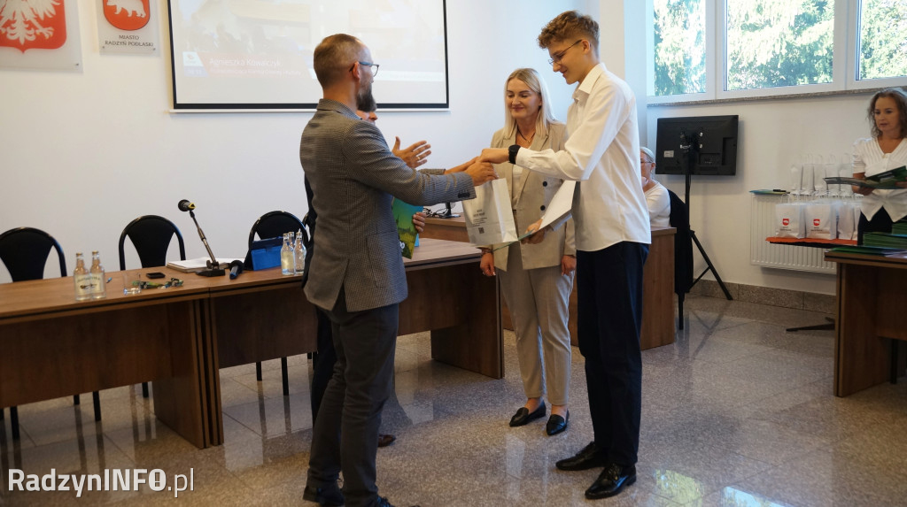 Wyróżnienia dla uczniów na sesji Rady Miasta