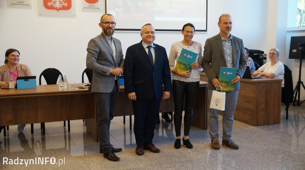 Wyróżnienia dla uczniów na sesji Rady Miasta