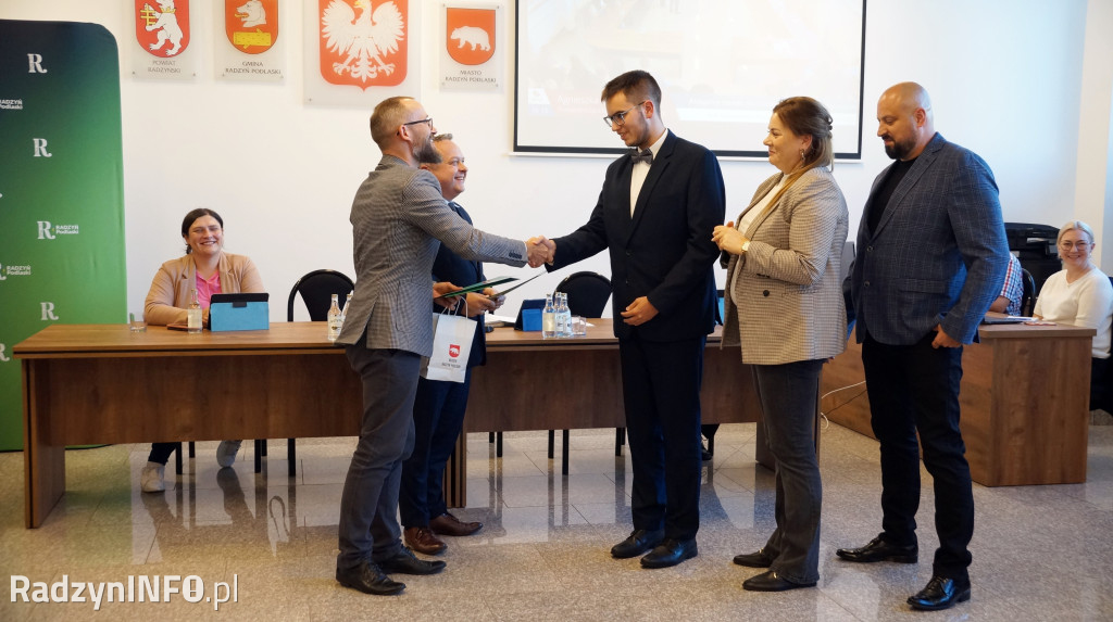 Wyróżnienia dla uczniów na sesji Rady Miasta