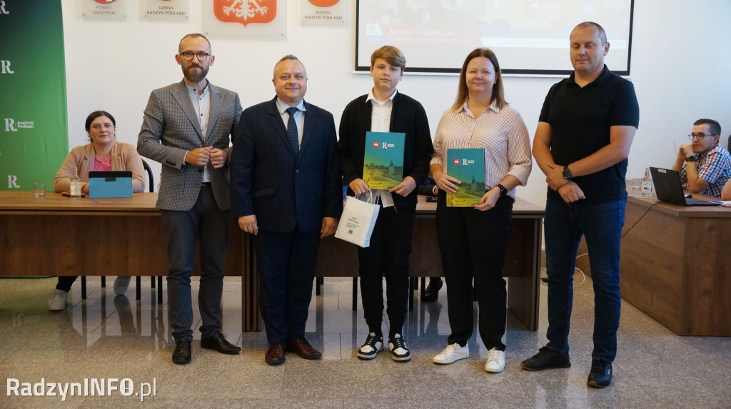 Wyróżnienia dla uczniów na sesji Rady Miasta
