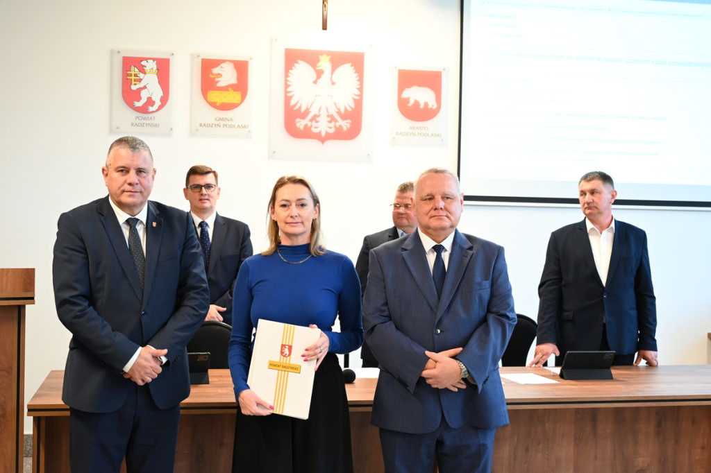 Przyznanie stypendiów uczniom z powiatu