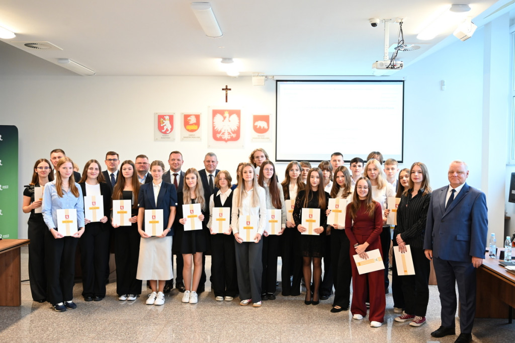 Przyznanie stypendiów uczniom z powiatu