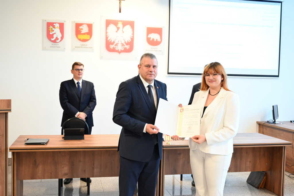 Przyznanie stypendiów uczniom z powiatu