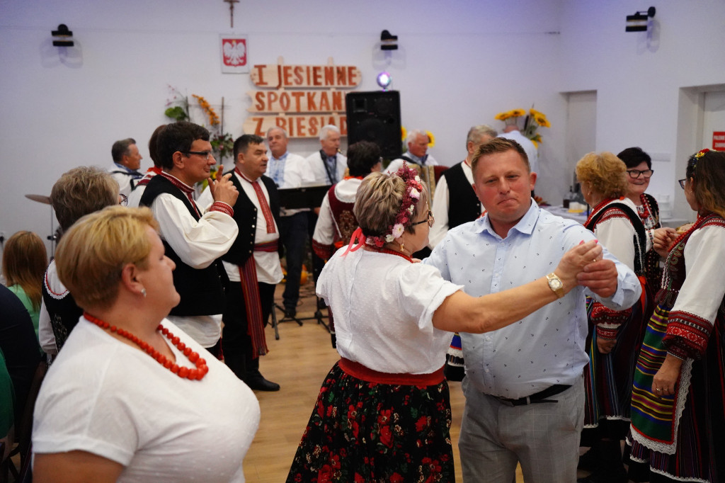 I Jesienne Spotkanie z Biesiadą w Derewicznej