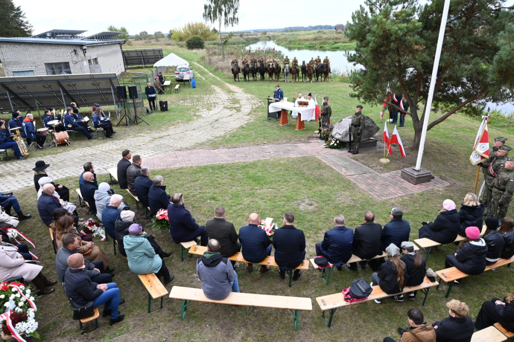 Uroczystość patriotyczna w Bełczącu