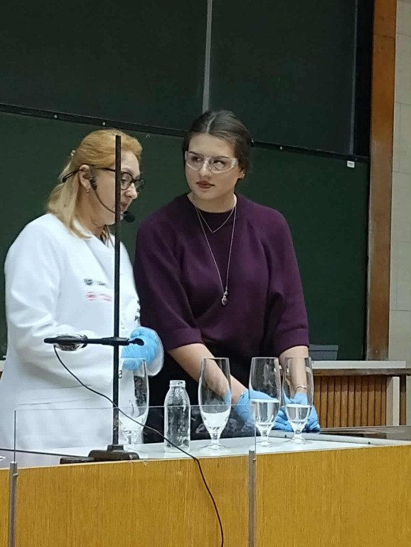 Uczniowie I LO na pokazach chemicznych na UMCS-ie