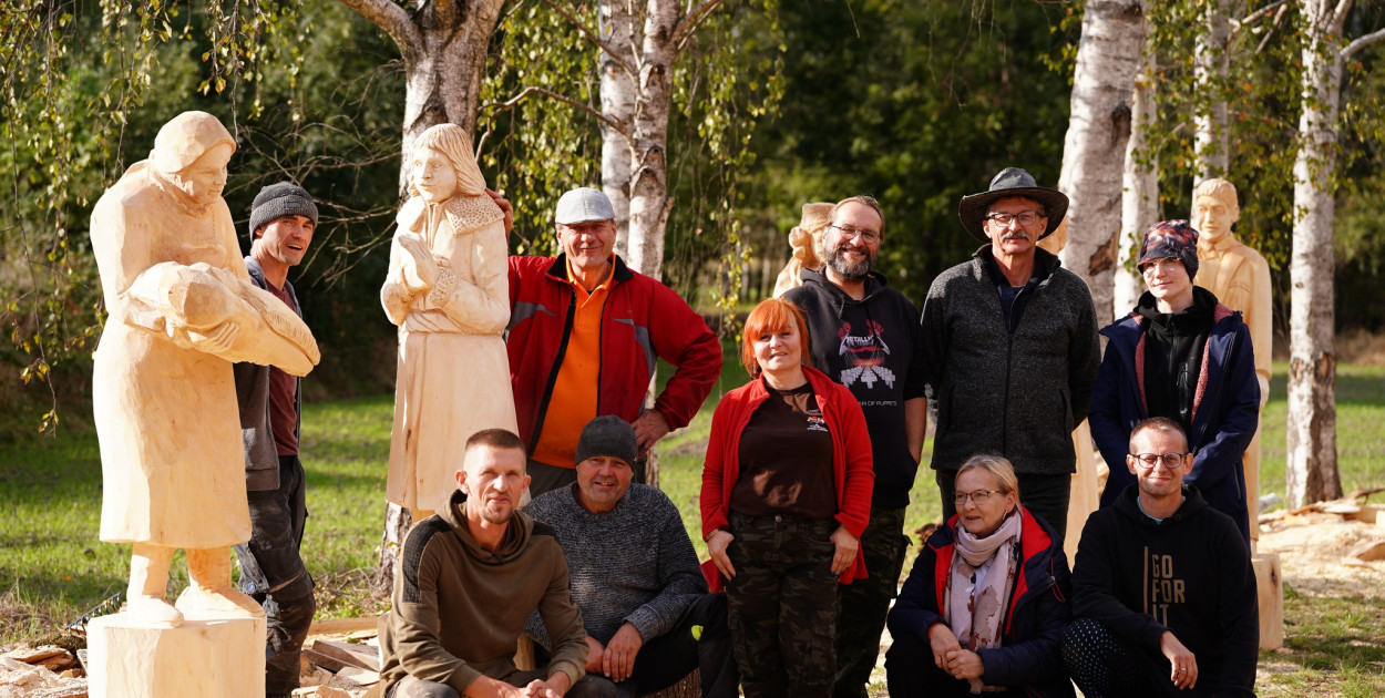 Plener rzeźbiarski w Komarówce Podlaskiej