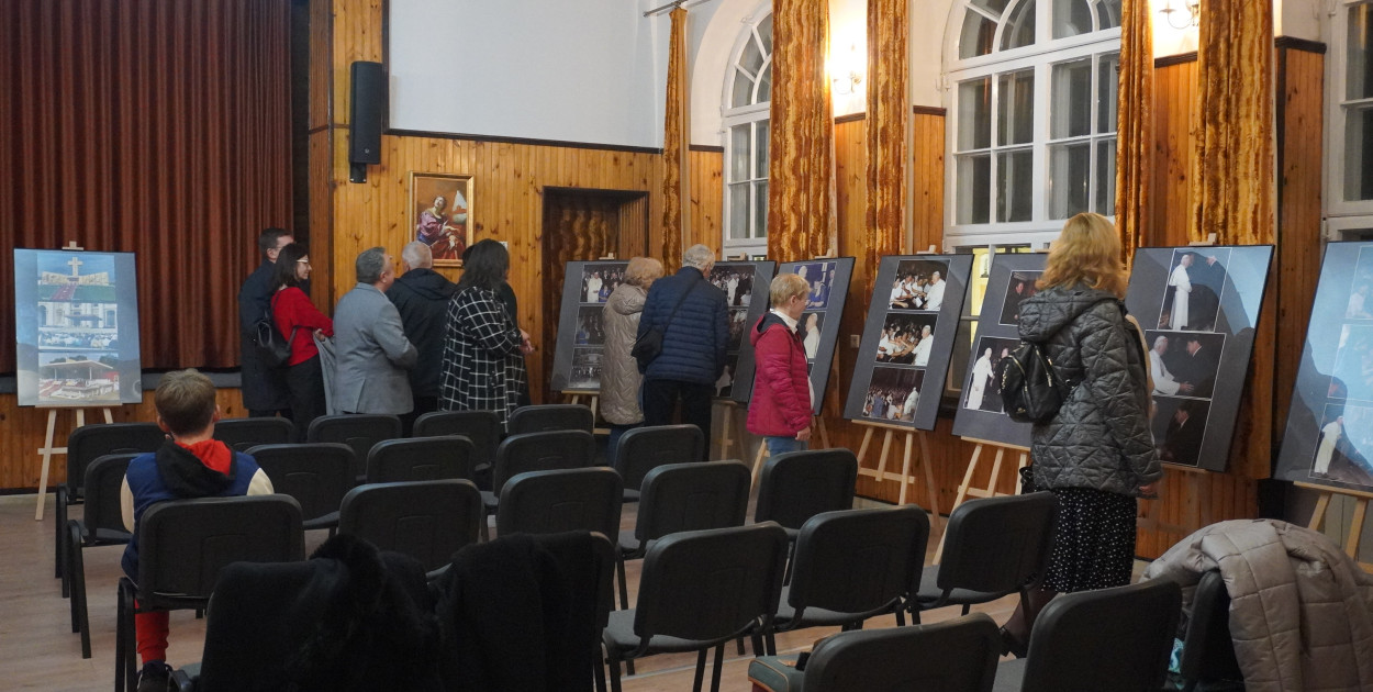 Wystawa fotografii radzynian z Janem Pawłem II