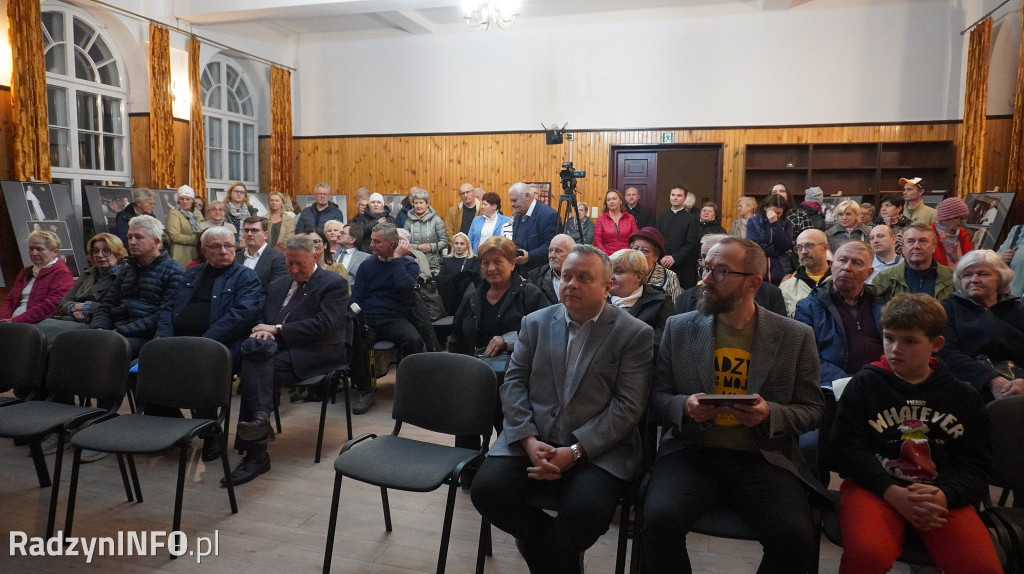 Wystawa fotografii radzynian z Janem Pawłem II