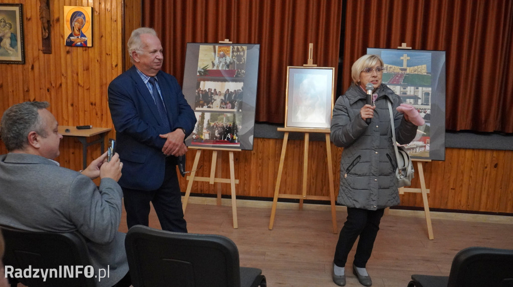 Wystawa fotografii radzynian z Janem Pawłem II
