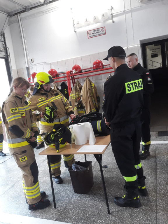 Szkolenie strażaków z OSP w komendzie PSP