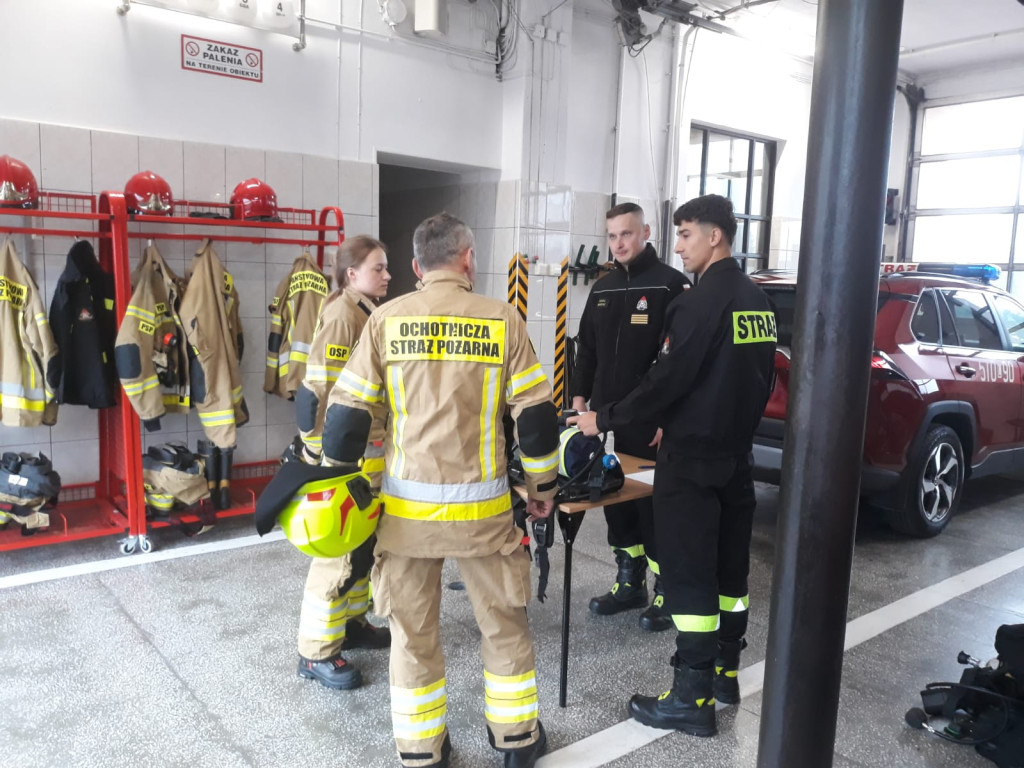 Szkolenie strażaków z OSP w komendzie PSP