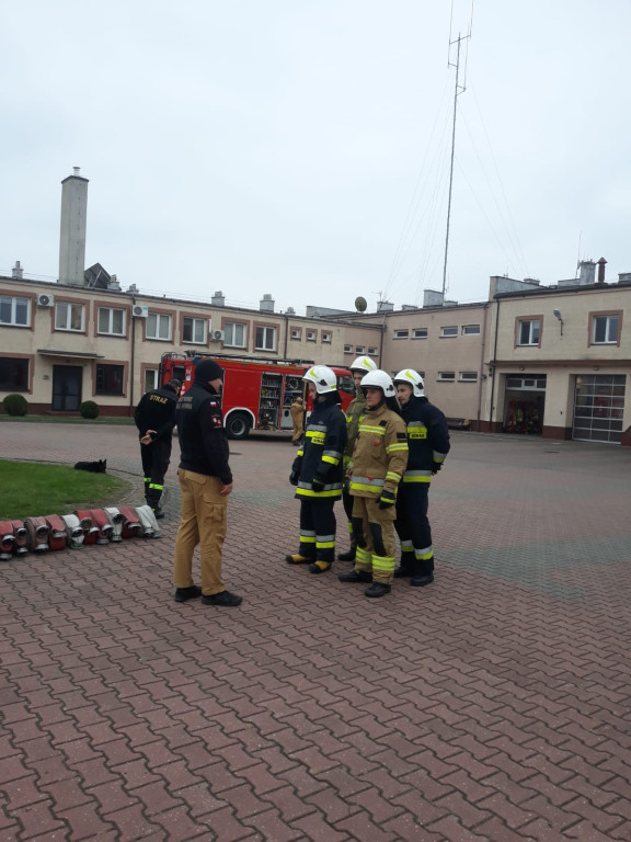 Szkolenie strażaków z OSP w komendzie PSP
