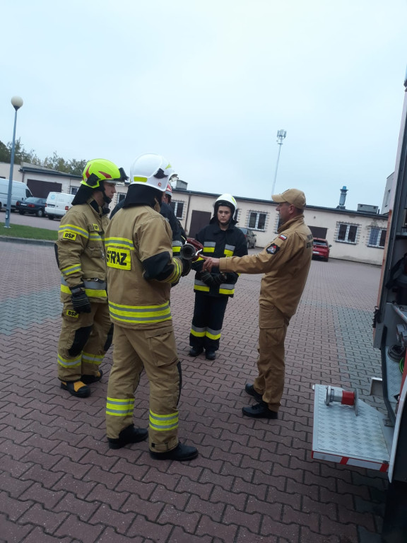 Szkolenie strażaków z OSP w komendzie PSP