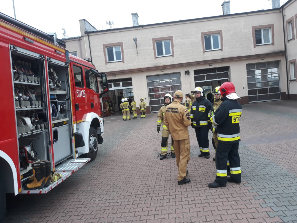 Szkolenie strażaków z OSP w komendzie PSP