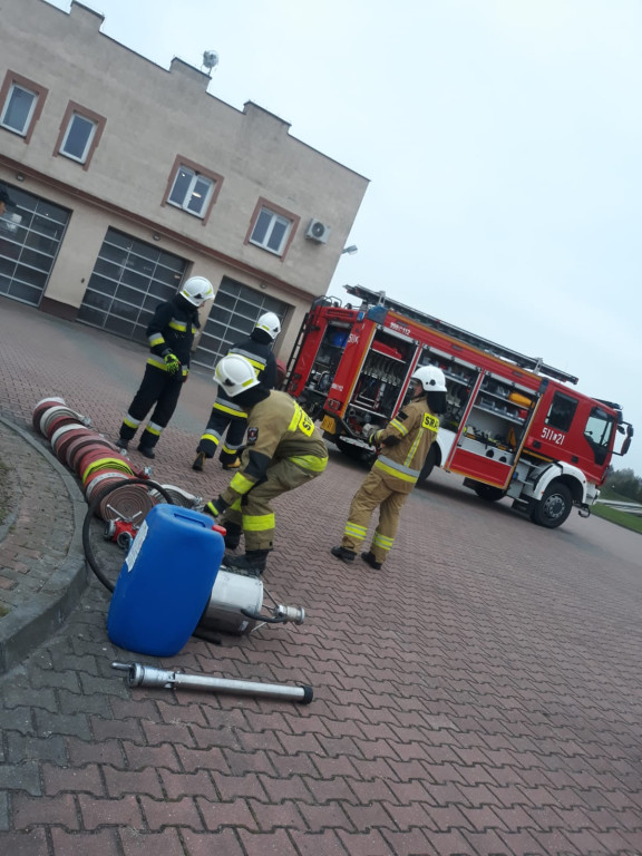 Szkolenie strażaków z OSP w komendzie PSP