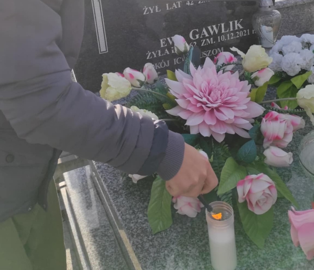 Wizyta uczniów SOSW na cmentarzu