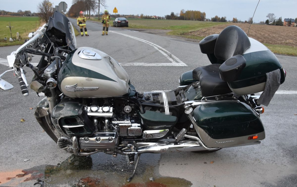 Wypadek na drodze krajowej w Bezwoli