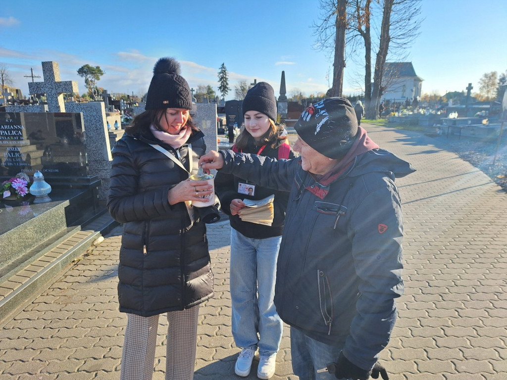 I Radzyńska Kwesta >>Ratujemy Zabytkowe Nagrobki<<