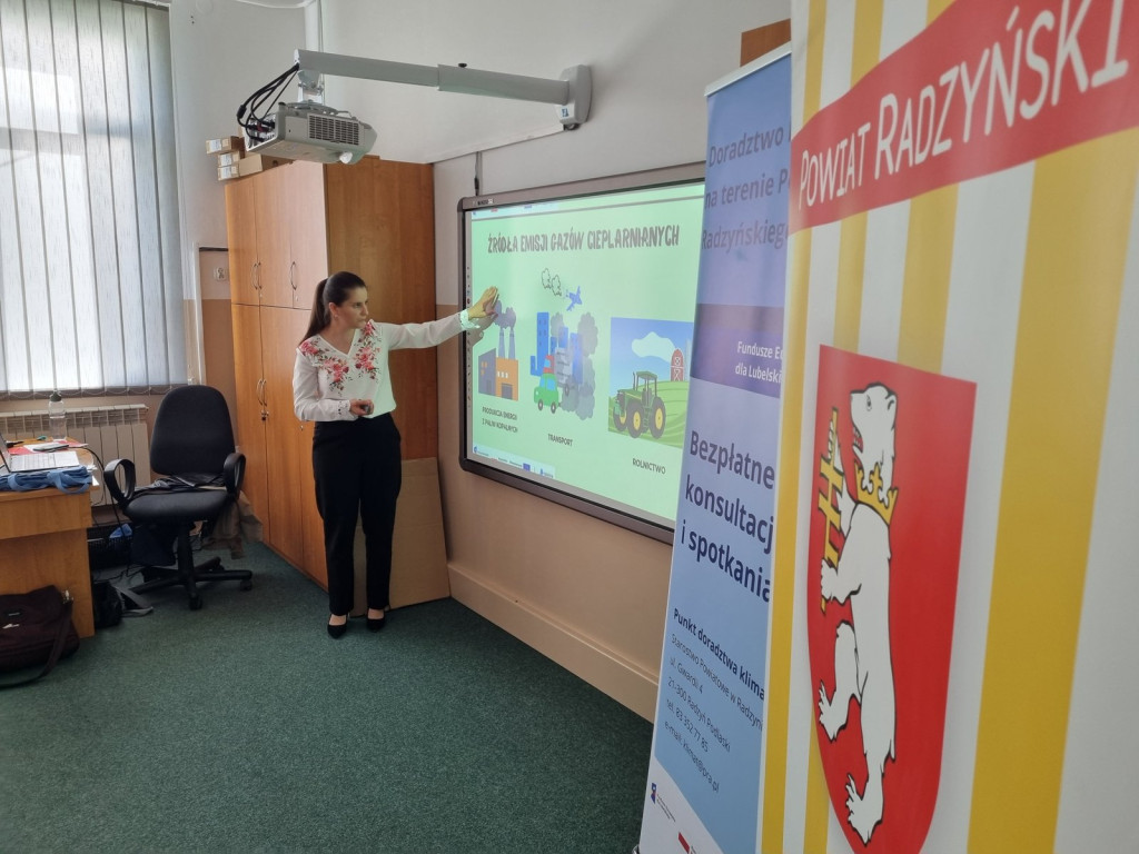 Seria spotkań edukacyjnych w szkołach