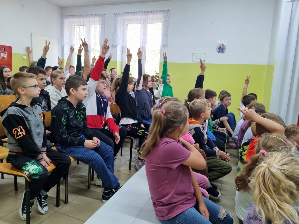 Seria spotkań edukacyjnych w szkołach