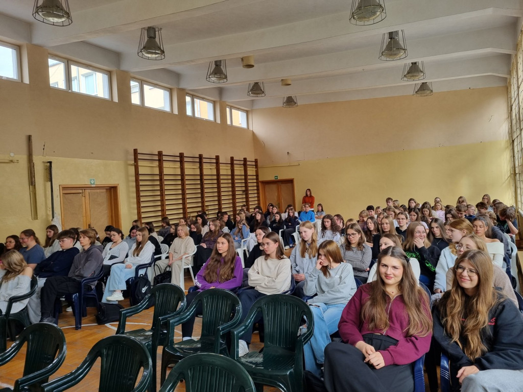 Seria spotkań edukacyjnych w szkołach