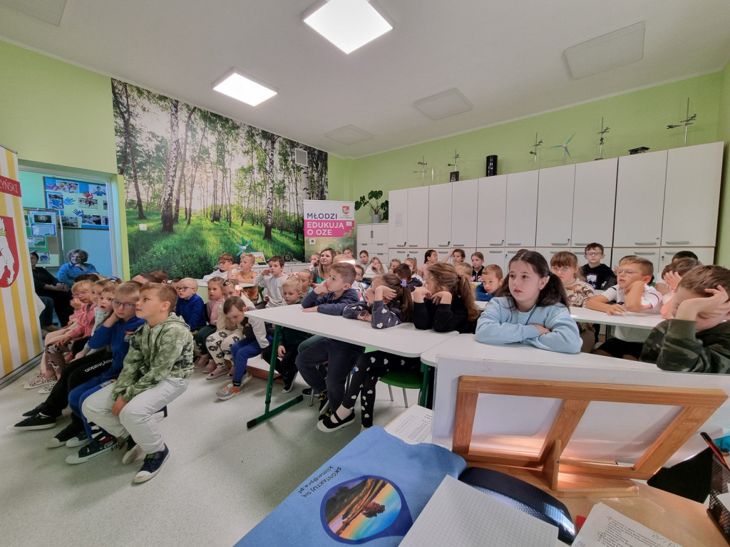 Seria spotkań edukacyjnych w szkołach