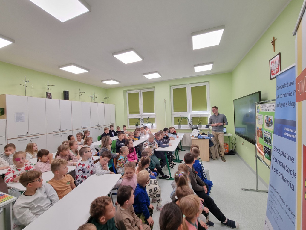 Seria spotkań edukacyjnych w szkołach