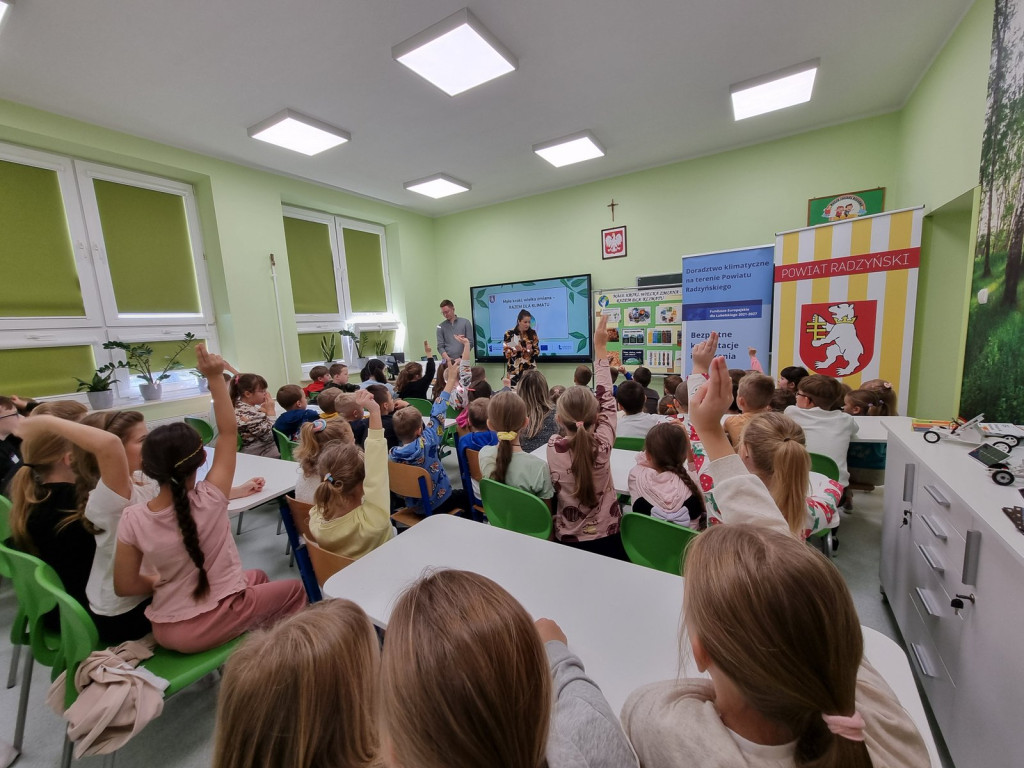 Seria spotkań edukacyjnych w szkołach