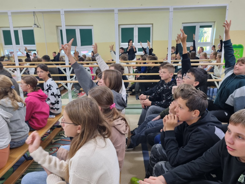 Seria spotkań edukacyjnych w szkołach