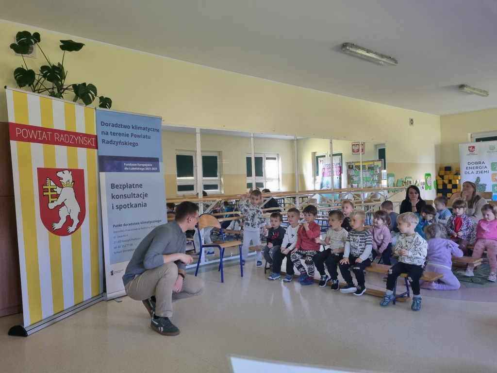 Seria spotkań edukacyjnych w szkołach