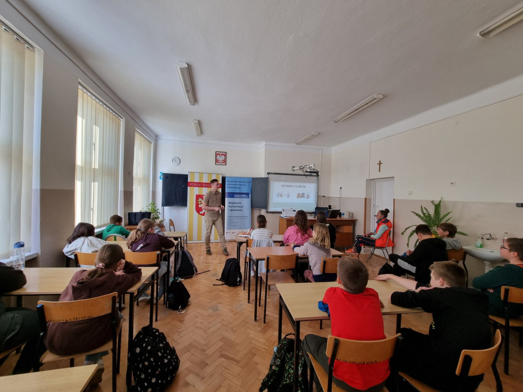 Seria spotkań edukacyjnych w szkołach
