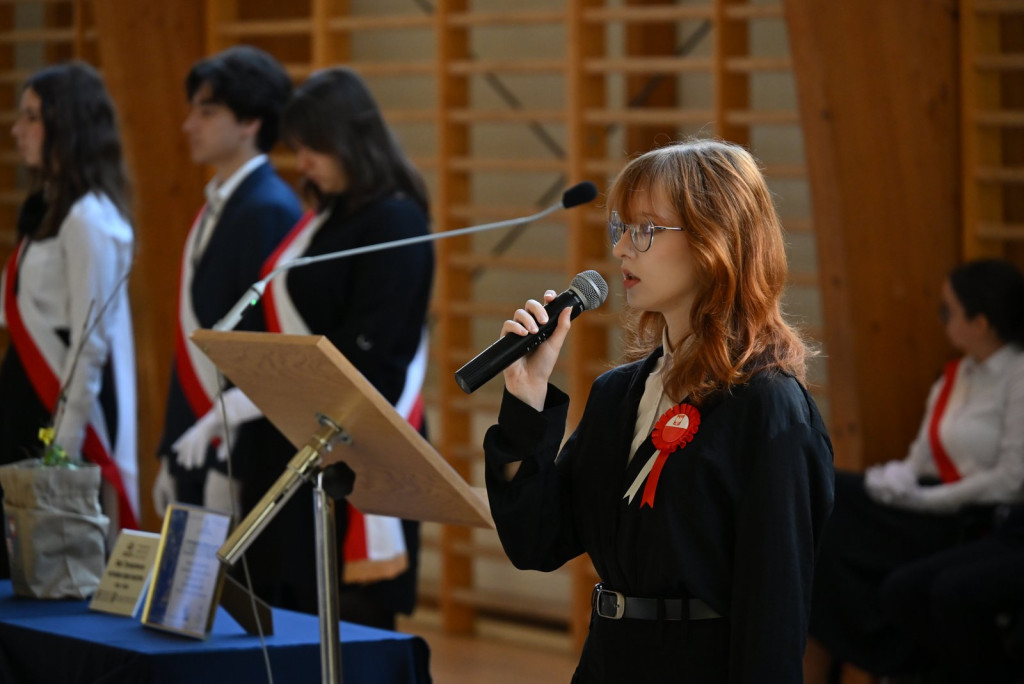 Zasadzenie dębu >Bartuś< na placu I LO w Radzyniu
