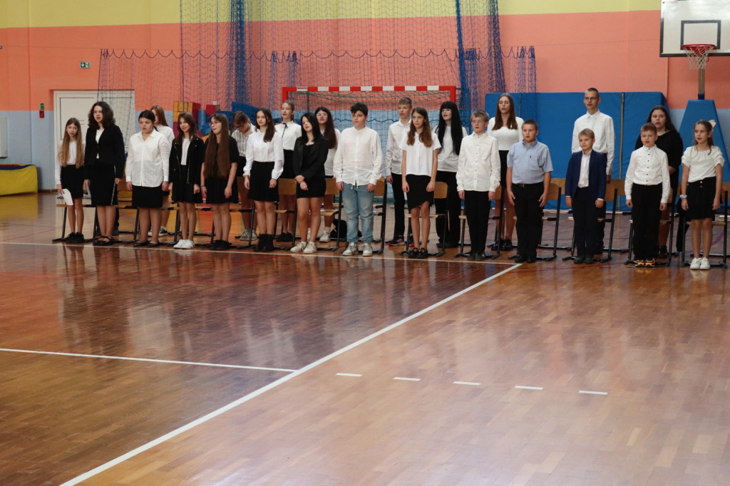 Obchody Święta Niepodległości w SP w Komarówce