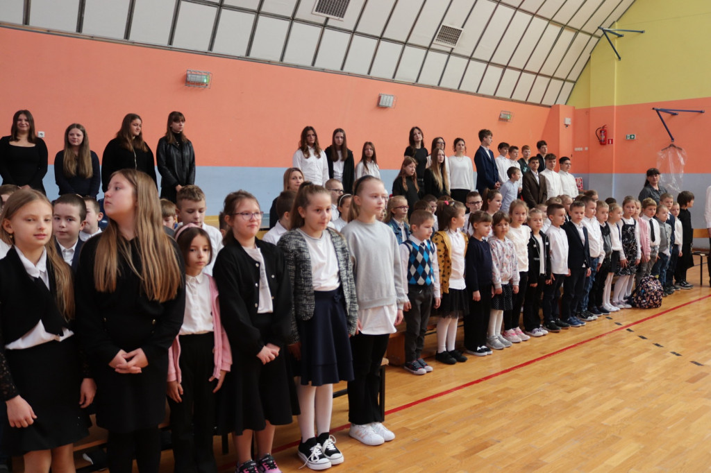 Obchody Święta Niepodległości w SP w Komarówce