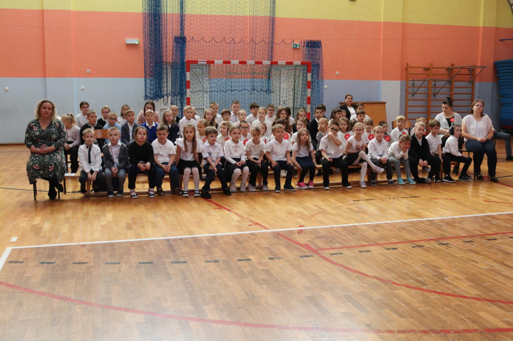 Obchody Święta Niepodległości w SP w Komarówce